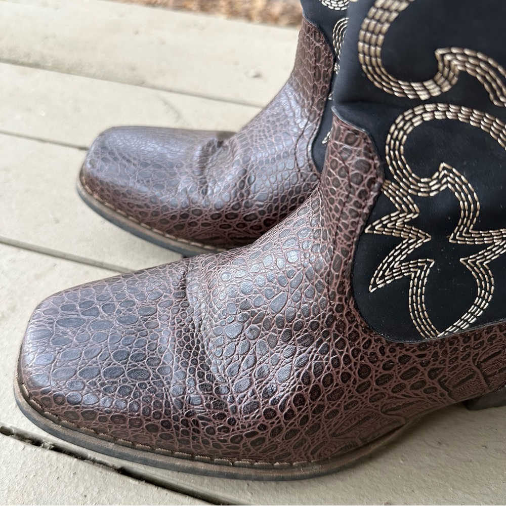 Women’s Rodeo Ropers Cowboy Boots - Picture 6 of 6